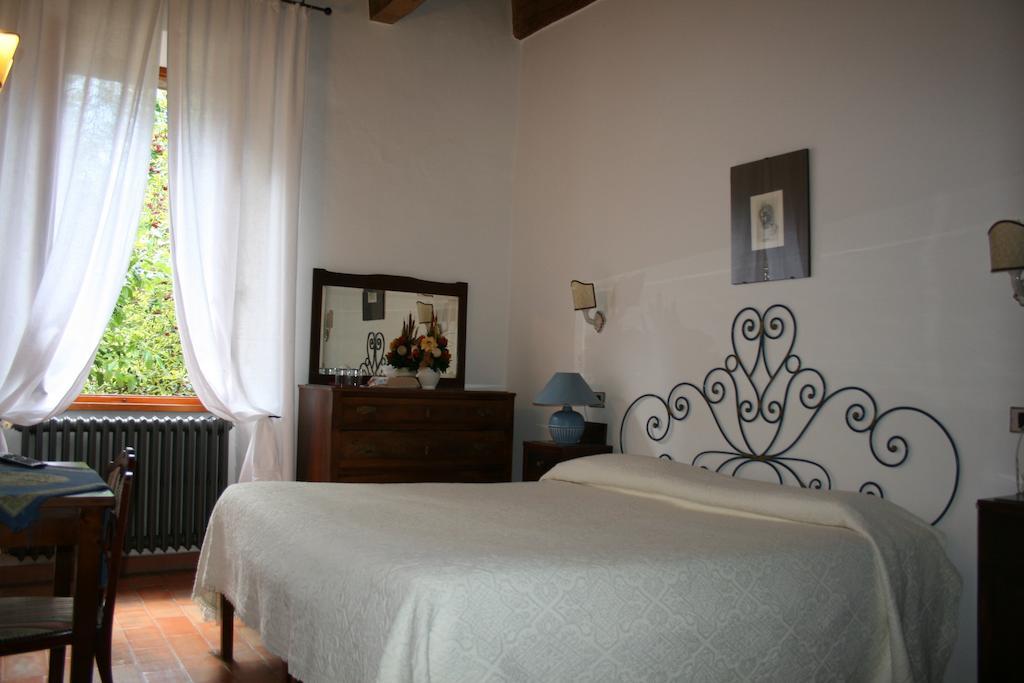 Hotel Antico Convento Santa Chiara Sarteano Zimmer foto